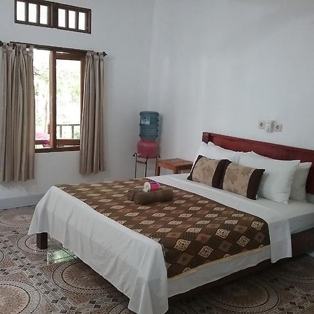 Putri Homestay Gili Meno Exteriör bild
