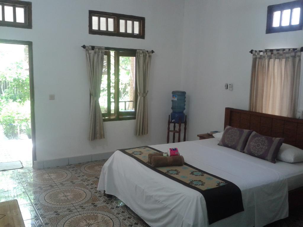 Putri Homestay Gili Meno Exteriör bild