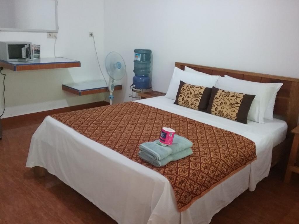 Putri Homestay Gili Meno Exteriör bild