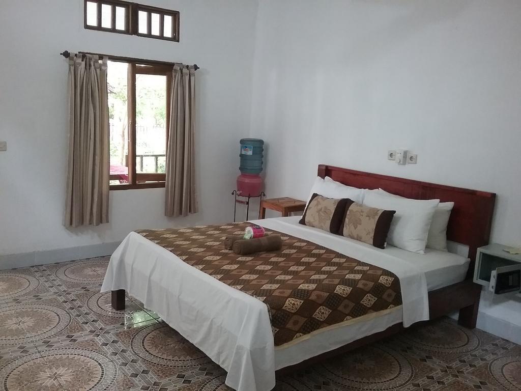 Putri Homestay Gili Meno Exteriör bild