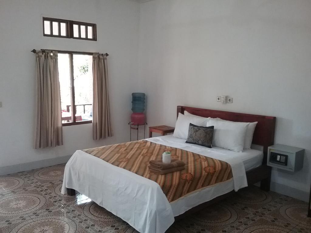 Putri Homestay Gili Meno Exteriör bild