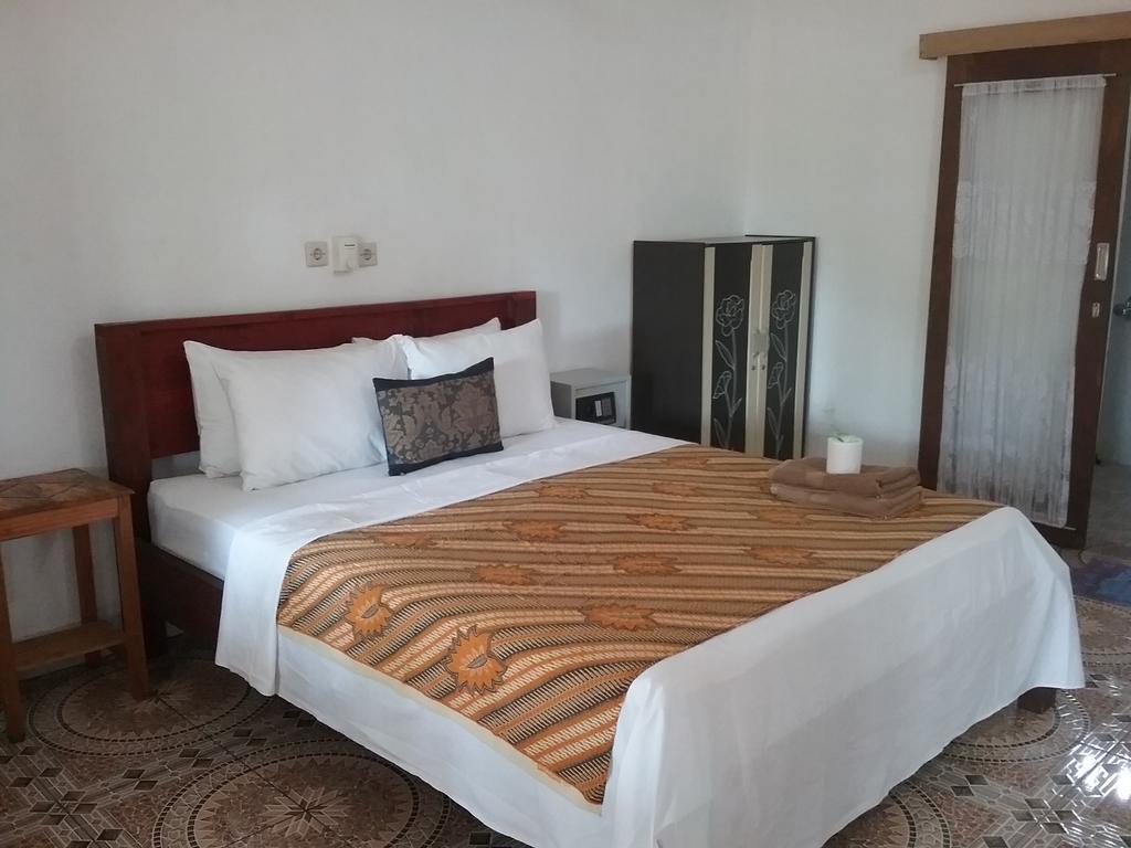 Putri Homestay Gili Meno Exteriör bild