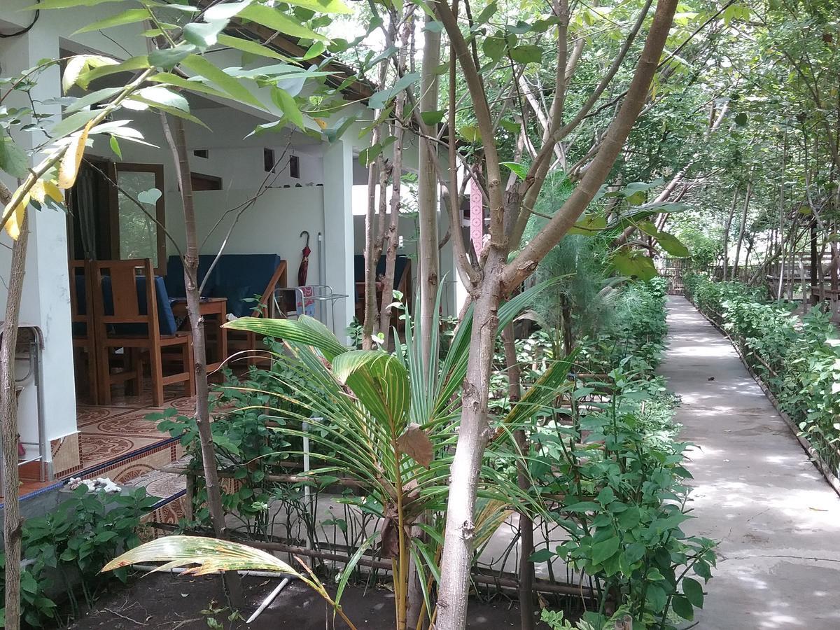 Putri Homestay Gili Meno Exteriör bild