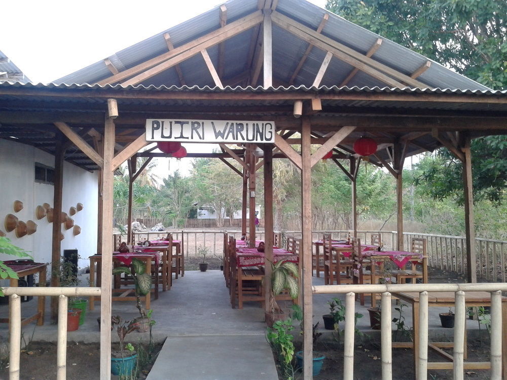 Putri Homestay Gili Meno Exteriör bild