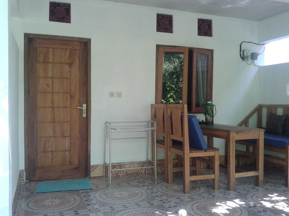 Putri Homestay Gili Meno Exteriör bild